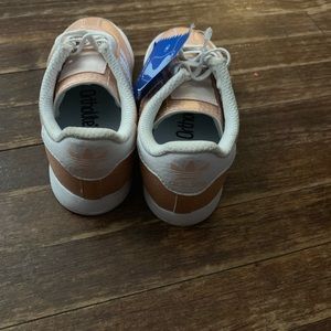 Shimmer blush brand new Adidas size 7.